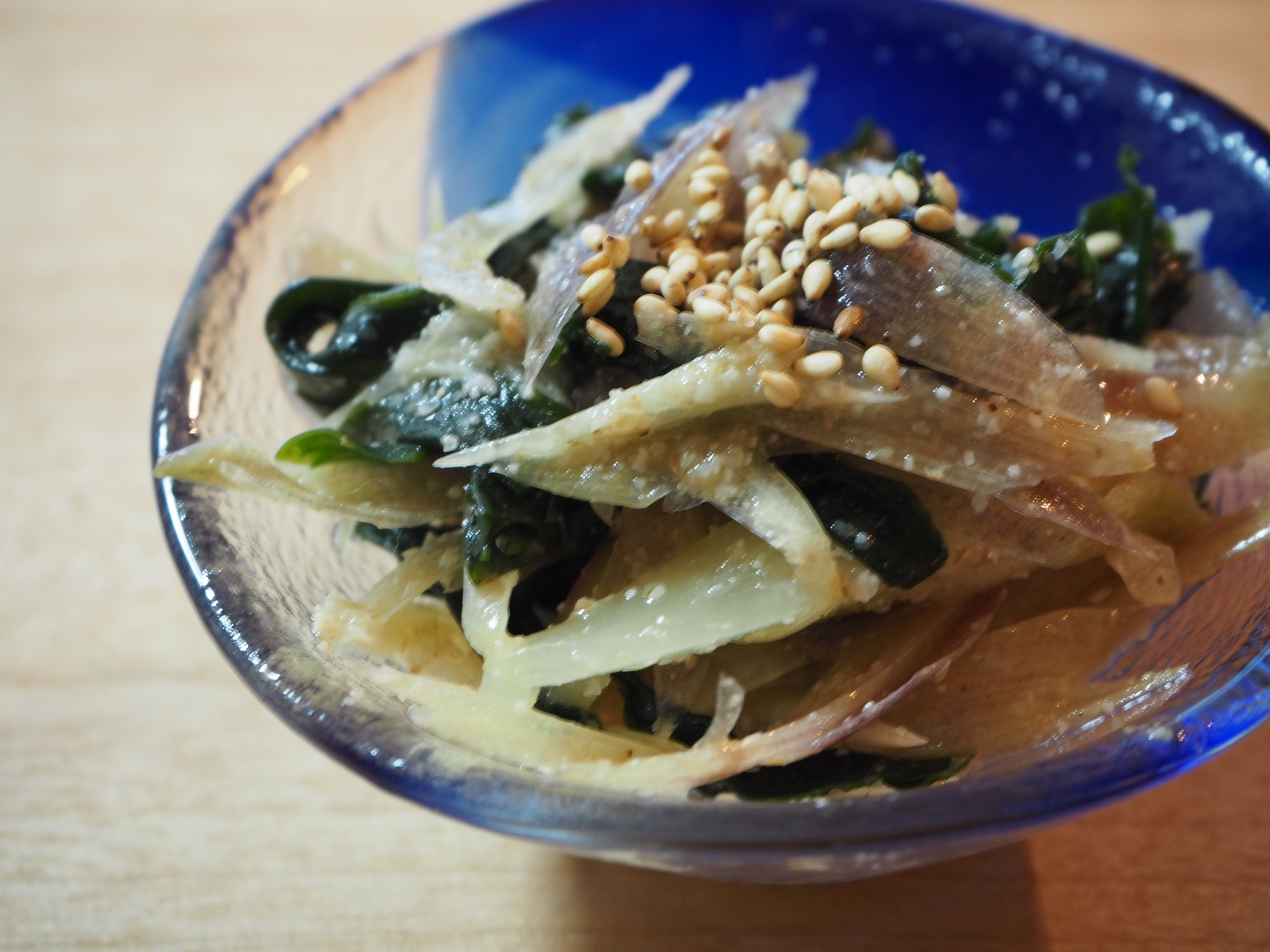 中華や和食の副菜に ごま油香る みょうがとワカメの塩だれ和え レシピ Omumog